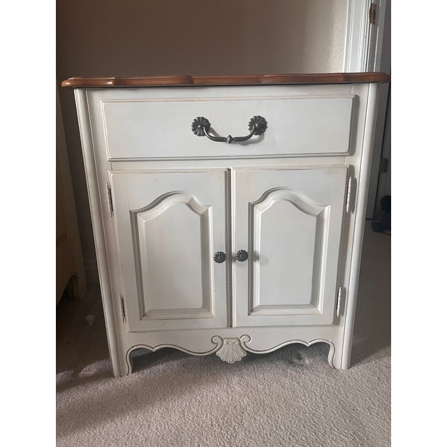 Ethan Allen Ethan Allen White French Country Nightstand For Sale - Image 4 of 15