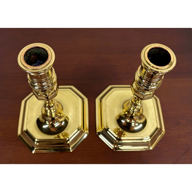 This is a beautiful pair of vintage Baldwin solid brass candlesticks in a classic Colonial Williamsburg / Federal style....