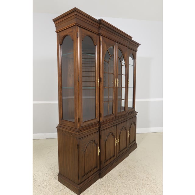 Vintage American-Made Solid Cherry 4-Door Breakfront in Mint Showroom Condition For Sale - Image 4 of 9