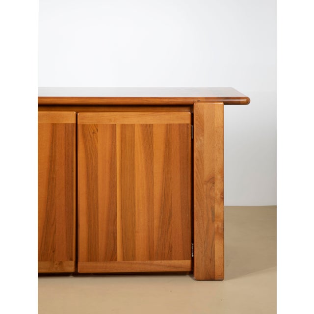 Mid-Century Modern Sculptural Walnut Sideboard from Mobil Girgi, Italy, 1970s For Sale - Image 3 of 11