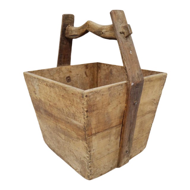 Vintage Elm Rustic Village Bucket For Sale