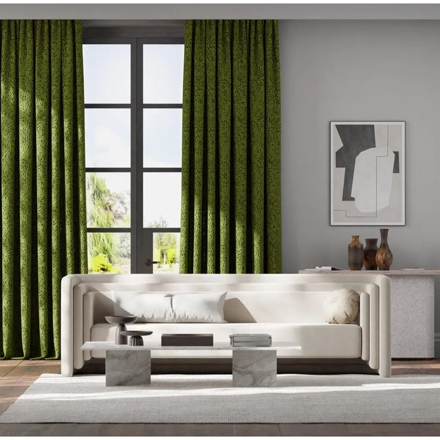 The fluid movements of this plush cotton velvet are inspired by the rhythm of our favourite songs. With a very subtle...
