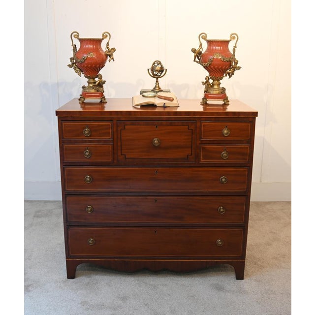 Fine late Georgian Scottish mahogany chest of drawers, the top with attractive figured mahogany above an unusual...
