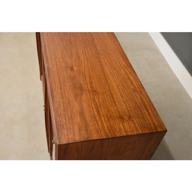 1960s 1960s Walnut Bookcase Display Cabinet For Sale - Image 5 of 8