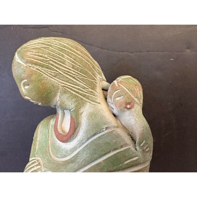 Tribal 14” Carved Green Serpentine Mother & Child Sculpture – Pre-Columbian Mesoamerican Inspired Tribal Modern Figure For Sale - Image 3 of 6