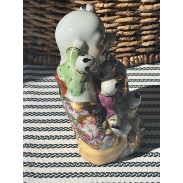 Rose Vintage Chinoiserie Style / Palm Beach Style Famille Rose Porcelain Laughing Buddha With Five Children For Sale - Image 8 of 15