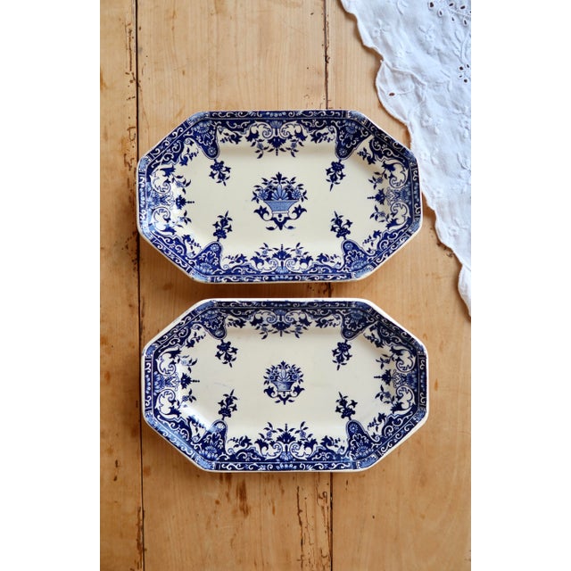 A beautiful pair of Longchamp ironstone serving dishes, Rouen pattern, late 19th century. Their refined blue decoration...
