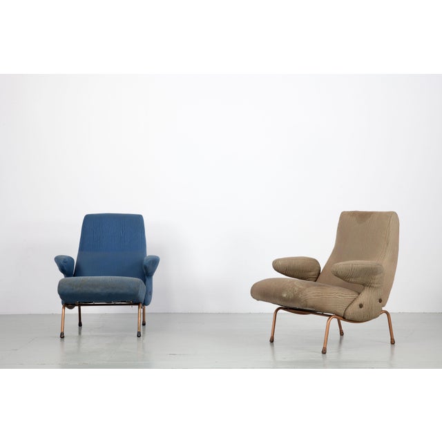 The Delfino model was designed by Erberto Carboni in 1954 and manufactured by Arflex. It is still in its original...