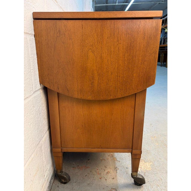 Mid 20th Century Walnut and Brass Drop Leaf Bar Cart For Sale - Image 14 of 18