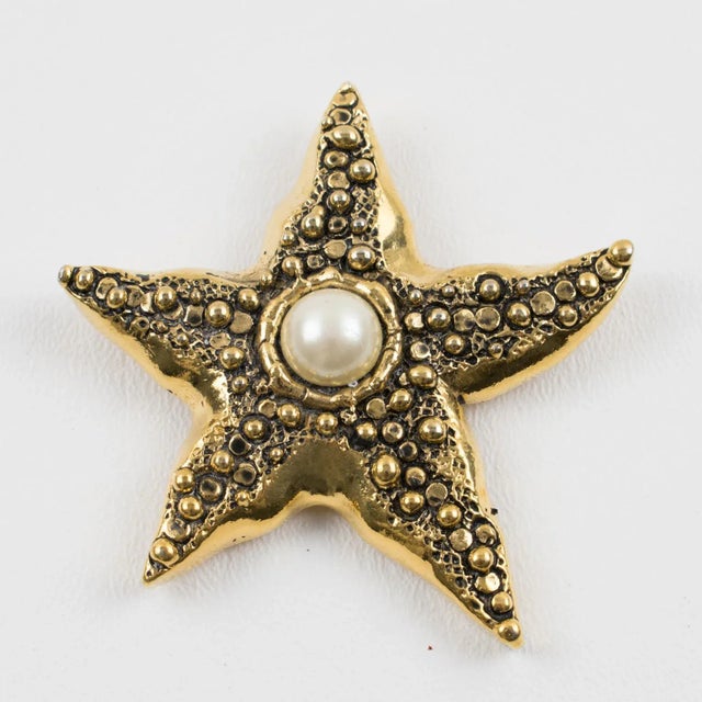 Contemporary Guy Laroche Gilt Metal and Pearl Starfish Pin Brooch For Sale - Image 3 of 6