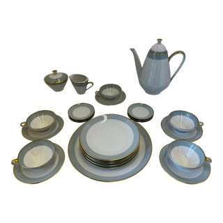 Mid 20th Century Hutschenreuther Selb Bavaria, Germany China Tea Service for Five - 18 Pieces For Sale