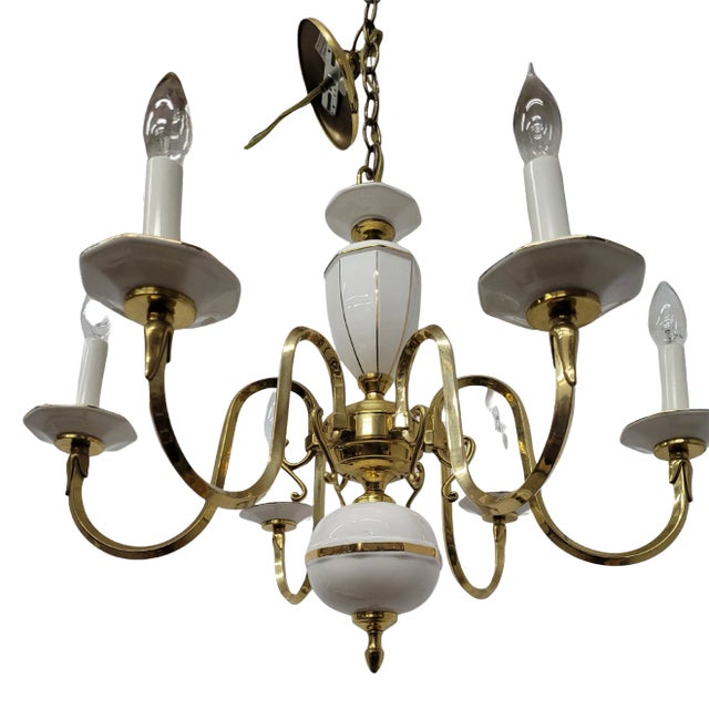 1970s Vintage Mid-Century Italian Hollywood Regency White and Gold Brass and Ceramic Porcelain Chandelier For Sale