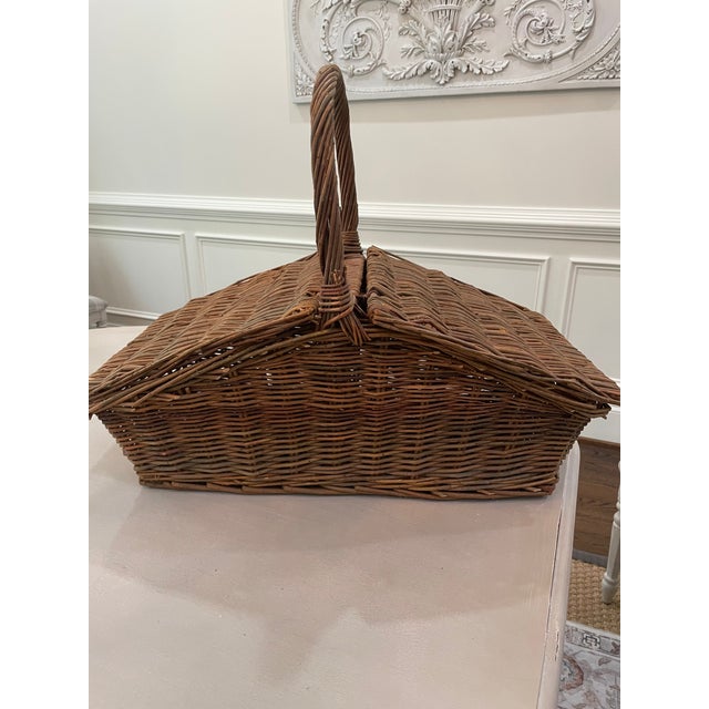 Wood Vintage English-Style Split-Lid Willow Basket For Sale - Image 7 of 14