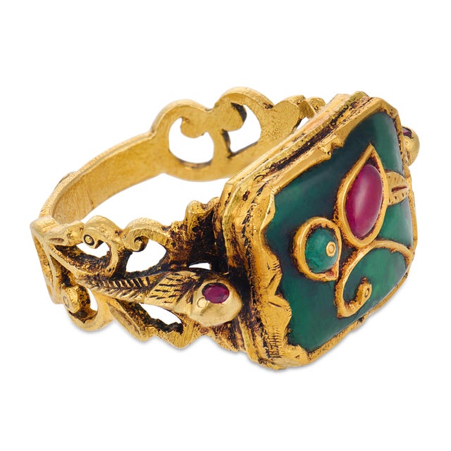 Early 20th Century Victorian Ruby Green Glass 20k Yellow Gold Ring, Size 8.25 For Sale - Image 4 of 6