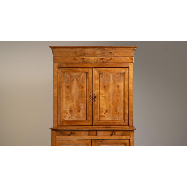 19th Century France Warm Honey Oak Carved Oak Two-Part Cabinet For Sale In Greensboro - Image 6 of 11
