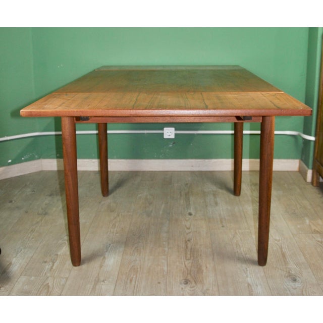 Wood Danish Dining Table in Teak Veneer, 1960s For Sale - Image 7 of 18