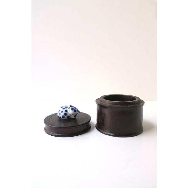 Blue Jewelry Trinket Box With Porcelain Cat Blue and White, Mid-20th Century For Sale - Image 8 of 13