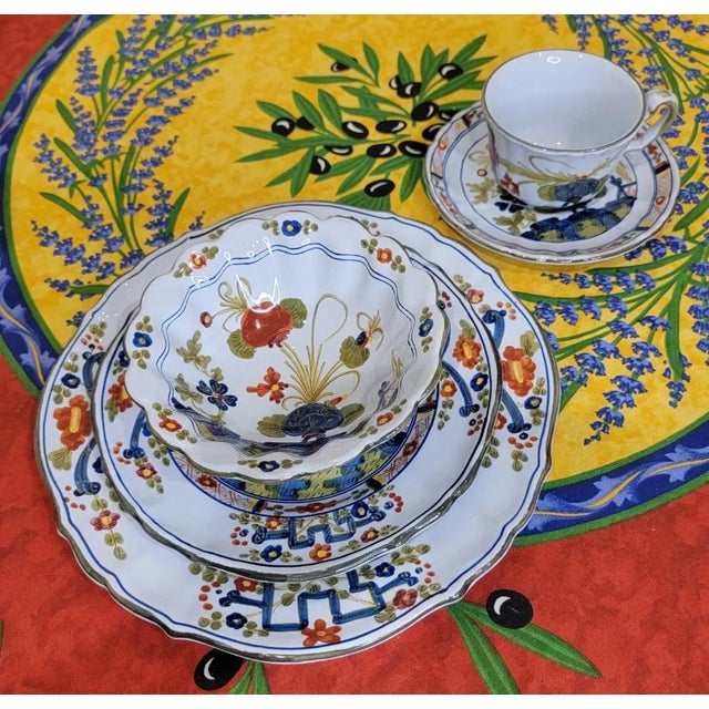 Ceramic Vintage Amm Faenza Garofano 5-Piece Place Setting - Hand-Painted Italian Majolica For Sale - Image 7 of 8
