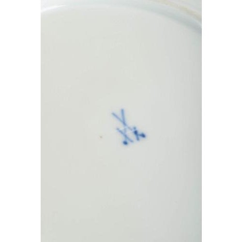 Porcelain Lunch Plates with Classic Blue Onion Decoration from Meissen, Set of 2 For Sale - Image 5 of 6