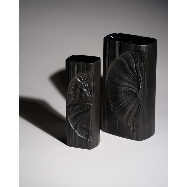 Ammoniten Porcelain Black Vases by Martin Freyer for Rosenthal, Germany, 1970s, Set of 2 For Sale - Image 6 of 16