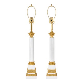 1970s Hollywood Regency Neoclassical Column Table Lamps – White Lacquer & Gilt Gold Leaf - a Pair For Sale