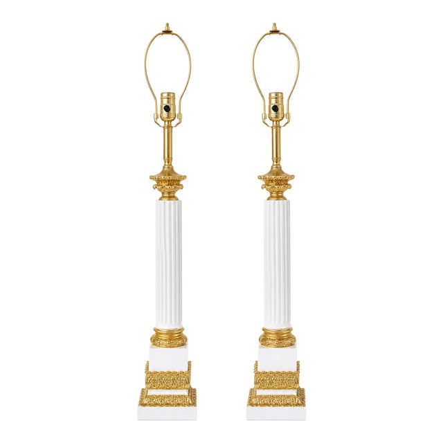 1970s Hollywood Regency Neoclassical Column Table Lamps – White Lacquer & Gilt Gold Leaf - a Pair For Sale