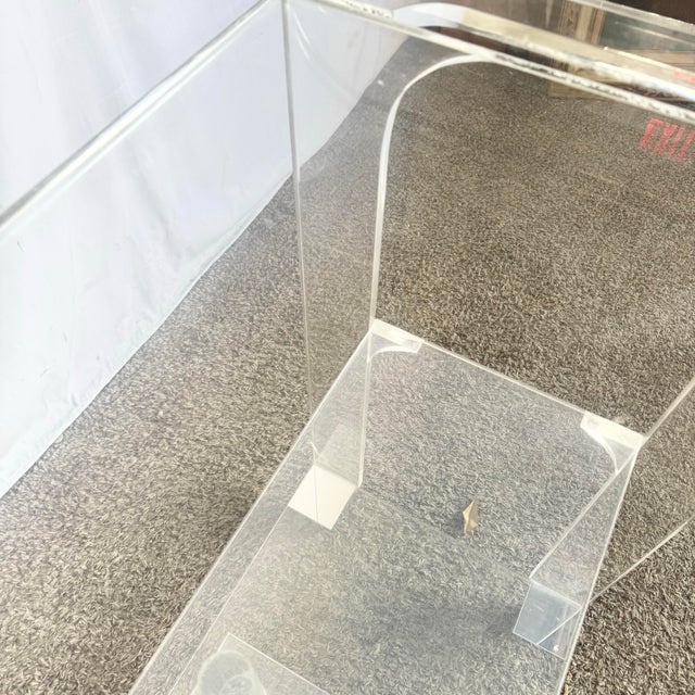 1980s Postmodern Lucite Bar Cart For Sale In Miami - Image 6 of 11