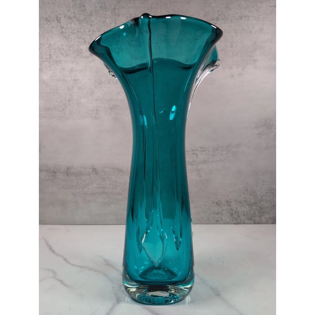 Mid-Century Modern Vintage Murano Style Timothy E. Landers Hand Blown Teal/Aqua Blue Sommerso Glass Vase For Sale - Image 3 of 6
