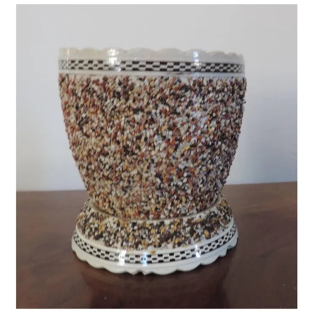 Antique 18th / Early 19th Century English George III Staffordshire Pearlware Mochaware Sanded Flower Pot and Under Tray Cachepot For Sale - Image 9 of 10