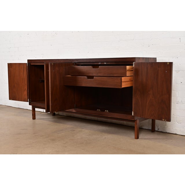 Paul McCobb Mid-Century Modern Walnut Sideboard Credenza, Newly Refinished For Sale In South Bend - Image 6 of 15