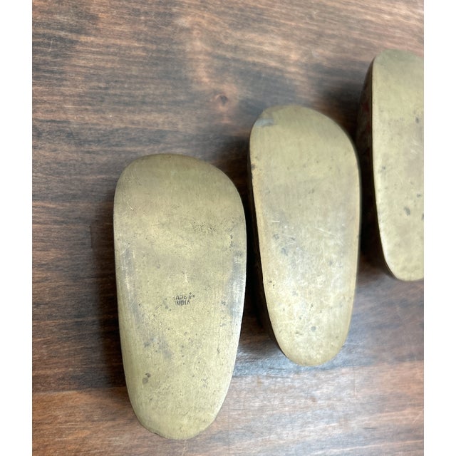Set of Three Vintage Brass Shoe-Shaped Pocket Ashtrays Made in G. L. India For Sale - Image 13 of 18
