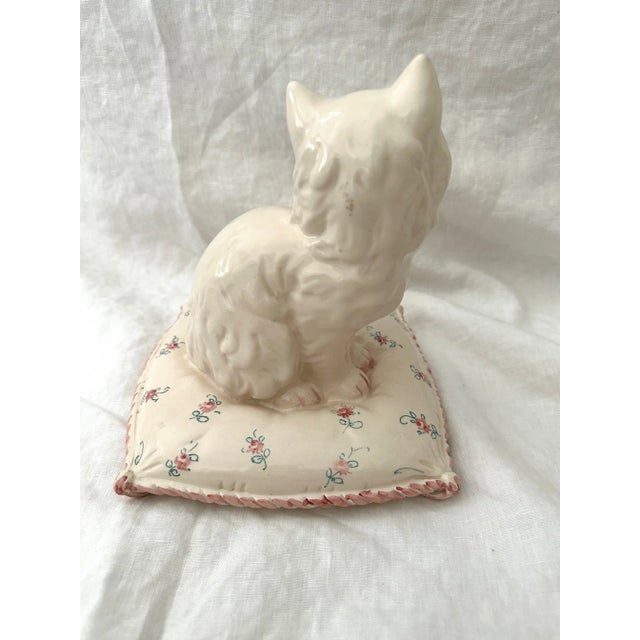 Vintage Italian Ceramic Cat sitting on a pillow. Super cute and perfect for a girls room or guest room. Signed on bottom....