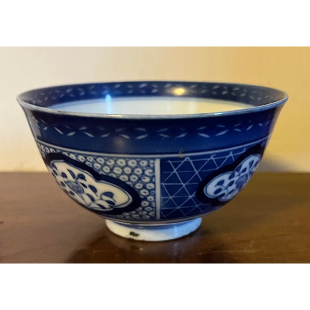 18th Century Antique 18th Century Edo Period Japanese Blue & White Porcelain Small Footed Bowl For Sale - Image 5 of 16