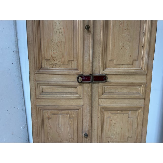 Haussmannian Double Passage Doors in Patinated Oak, 1800s, Set of 2 For Sale - Image 17 of 18