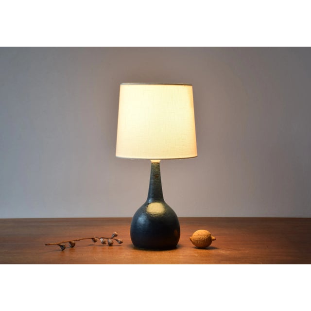 Sculptural Danish Mid-century ceramic table lamp designed by Per Linnemann-Schmidt for Palshus. Made circa 1960s. The lamp...