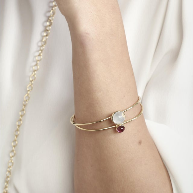 2020s Syna Moon Quartz and Rubellite Yellow Gold Pair of Stacking Bracelets For Sale - Image 5 of 12