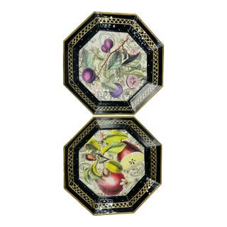 Decorative Pair of Botanical Plates For Sale