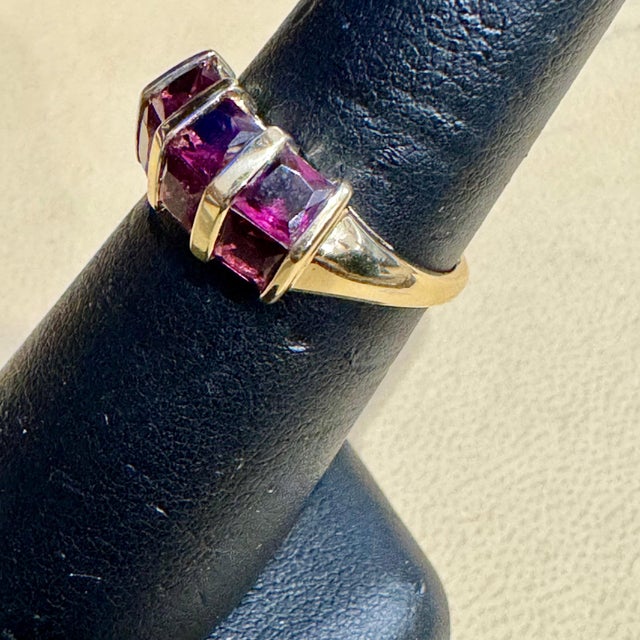 Affordable 6 Square Garnet Ring 14 Karat Yellow Gold Size 6.75 For Sale - Image 17 of 18