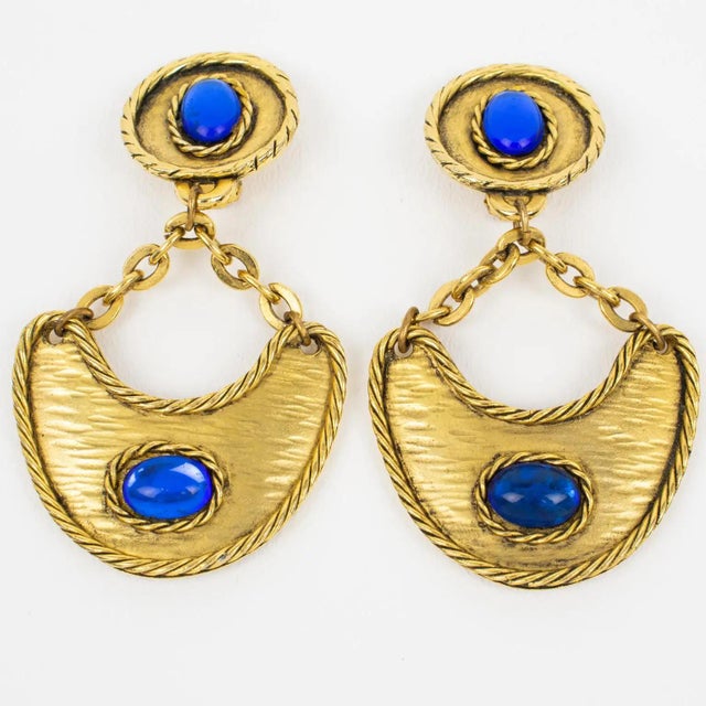 Mercedes Robirosa Style Gilded Metal Clip Earrings with Glass Cabochons For Sale - Image 4 of 8