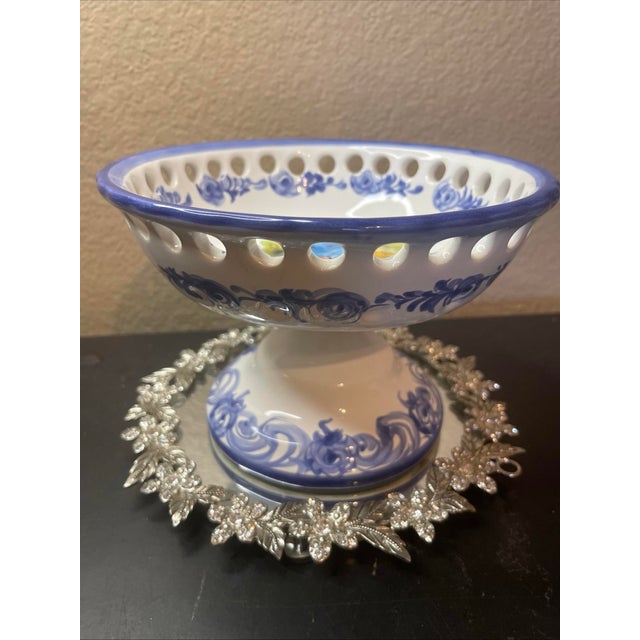 Vestal Hand Painted Ceramic Pedestal 7” Bowl From Alcobaca Portugal For Sale In Dallas - Image 6 of 6