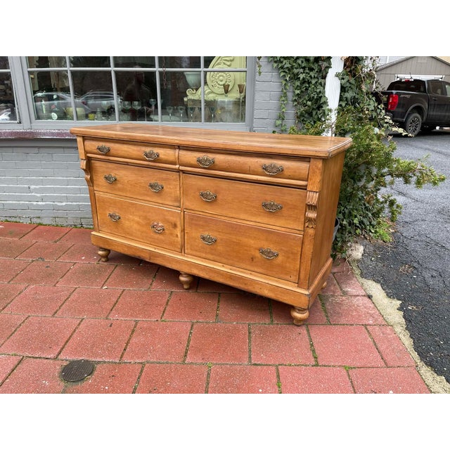English Late Victorian Pine Dresser, C. 1890s – Six Drawers, Turned Feet For Sale - Image 4 of 11