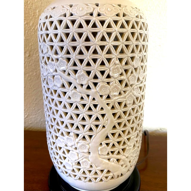 Chinoiserie Vintage Blanc De Chine Reticulated Porcelain Table Lamp For Sale - Image 3 of 6