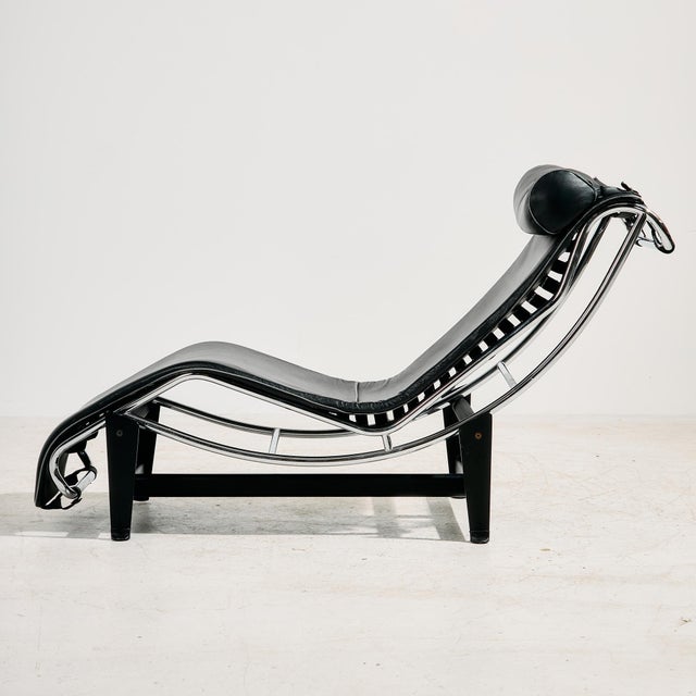 Bauhaus LC4 Chaise Lounge from Alivar, 1980s For Sale - Image 3 of 16