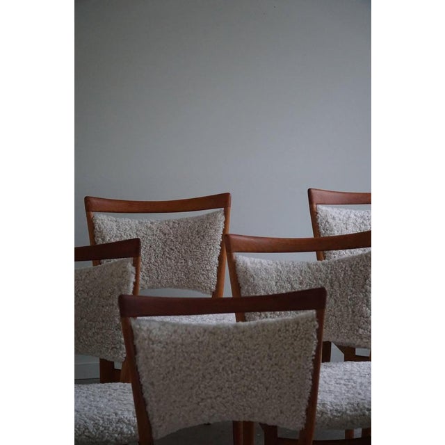 Danish Modern Dining Chairs in Oak & Lambswool Model Sw86 attributed to Finn Juhl, 1953, Set of 6 For Sale - Image 11 of 18
