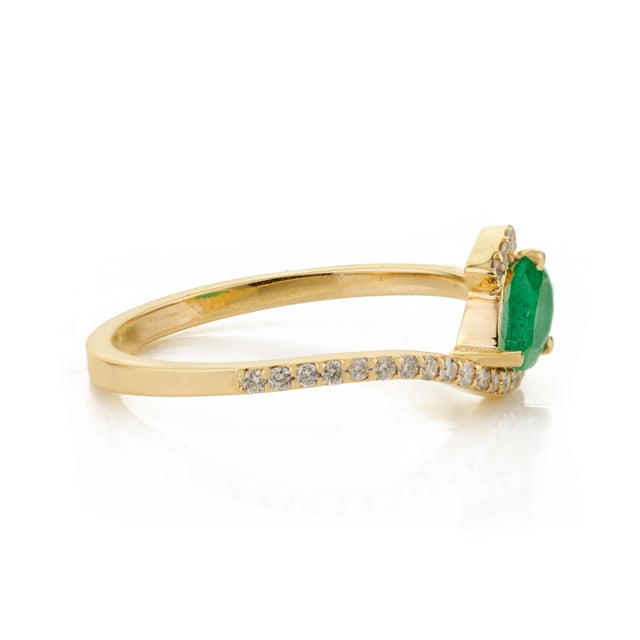 Metal 14k Gold Contemporary Pear-Shaped Emerald & Diamond Halo Bypass Ring Size 5.5 For Sale - Image 7 of 15