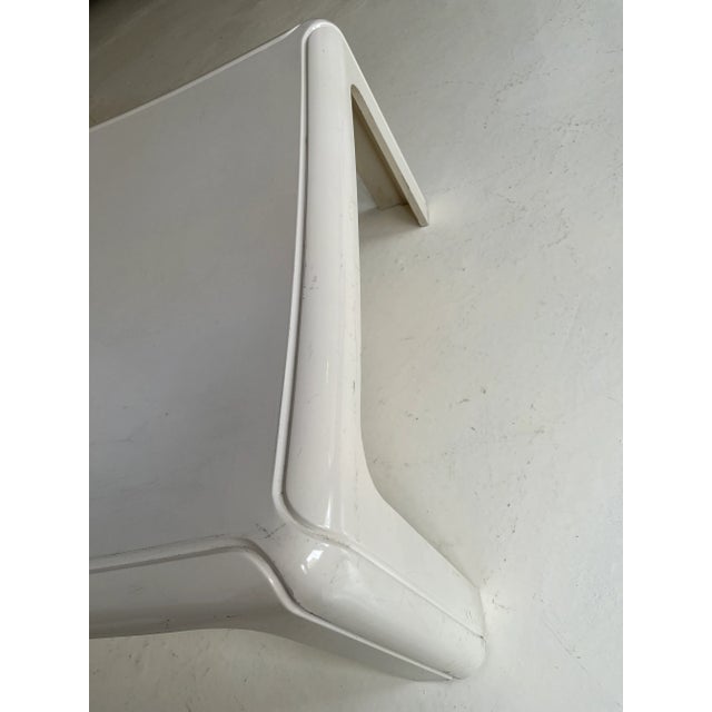 The Gae Aulenti Table 4894, designed in 1974 for Kartell. White and minimalistic, This piece has an attribution mark, I am...