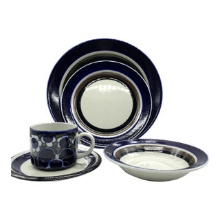 Anja Jaatinen-Winquist for Arabia Finland Saara 20-Piece Dinnerware Set For Sale