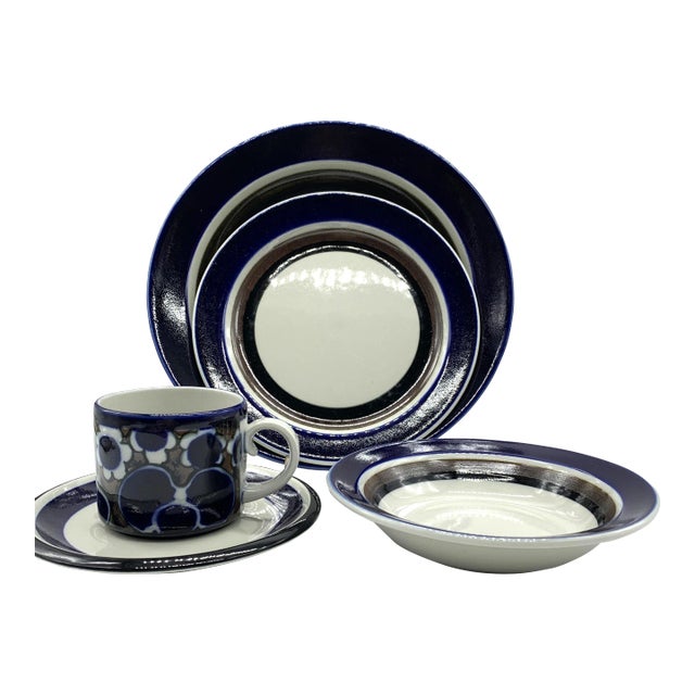 Anja Jaatinen-Winquist for Arabia Finland Saara 20-Piece Dinnerware Set For Sale