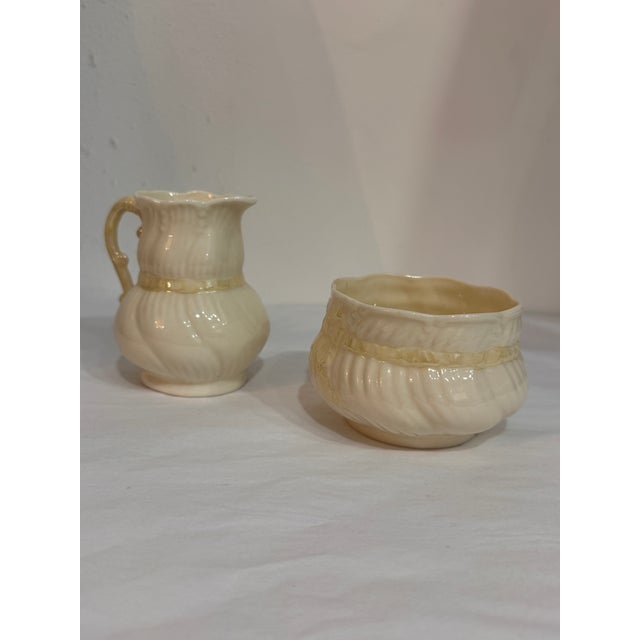 Ivory 1990s Belleek Ireland Ribbon & Bow Creamer and Sugar Bowl Set | Ivory Porcelain | Art No. 0051 For Sale - Image 8 of 9