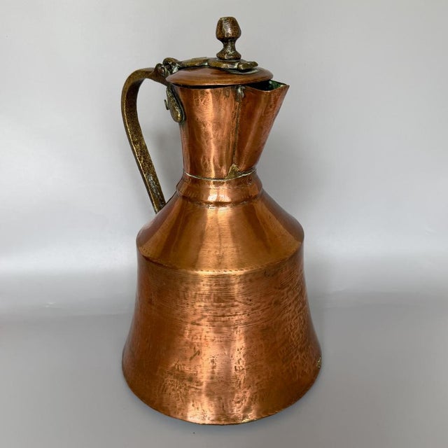 Rustic Georgian Hand-Hammered Copper Pitcher with Hinged Lid and Brass Mounts, 1800s For Sale - Image 3 of 18